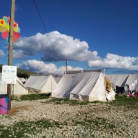 La vida en Katsikas, uno de los campos de refugiados más complicados de Grecia 